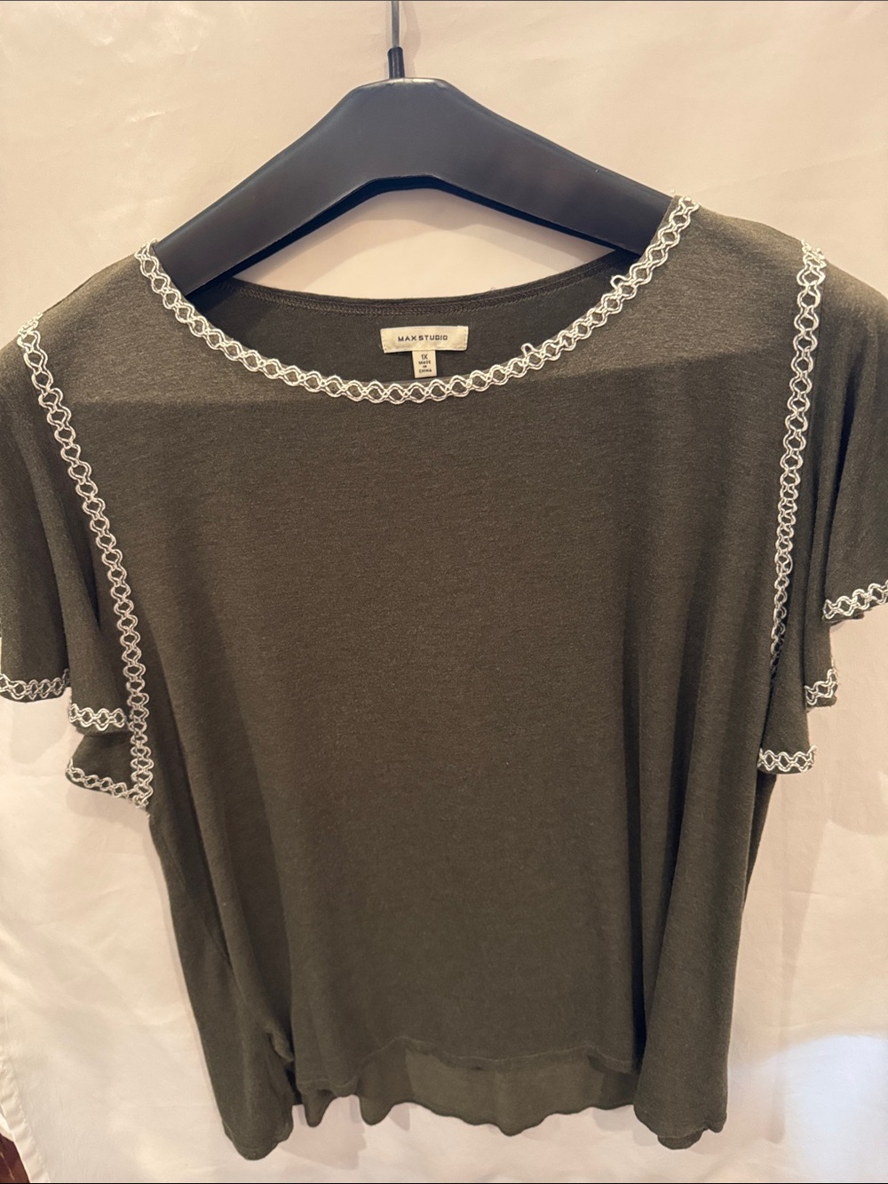 Max Studio Olive Green Short Sleeve Top with White Trim